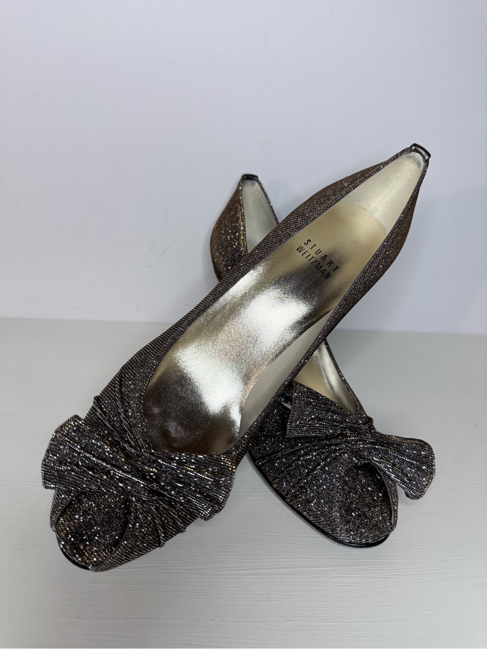 Stuart Weitzman Knot Pyrite Metallic Peep-Toe Heels Pumps Size 8